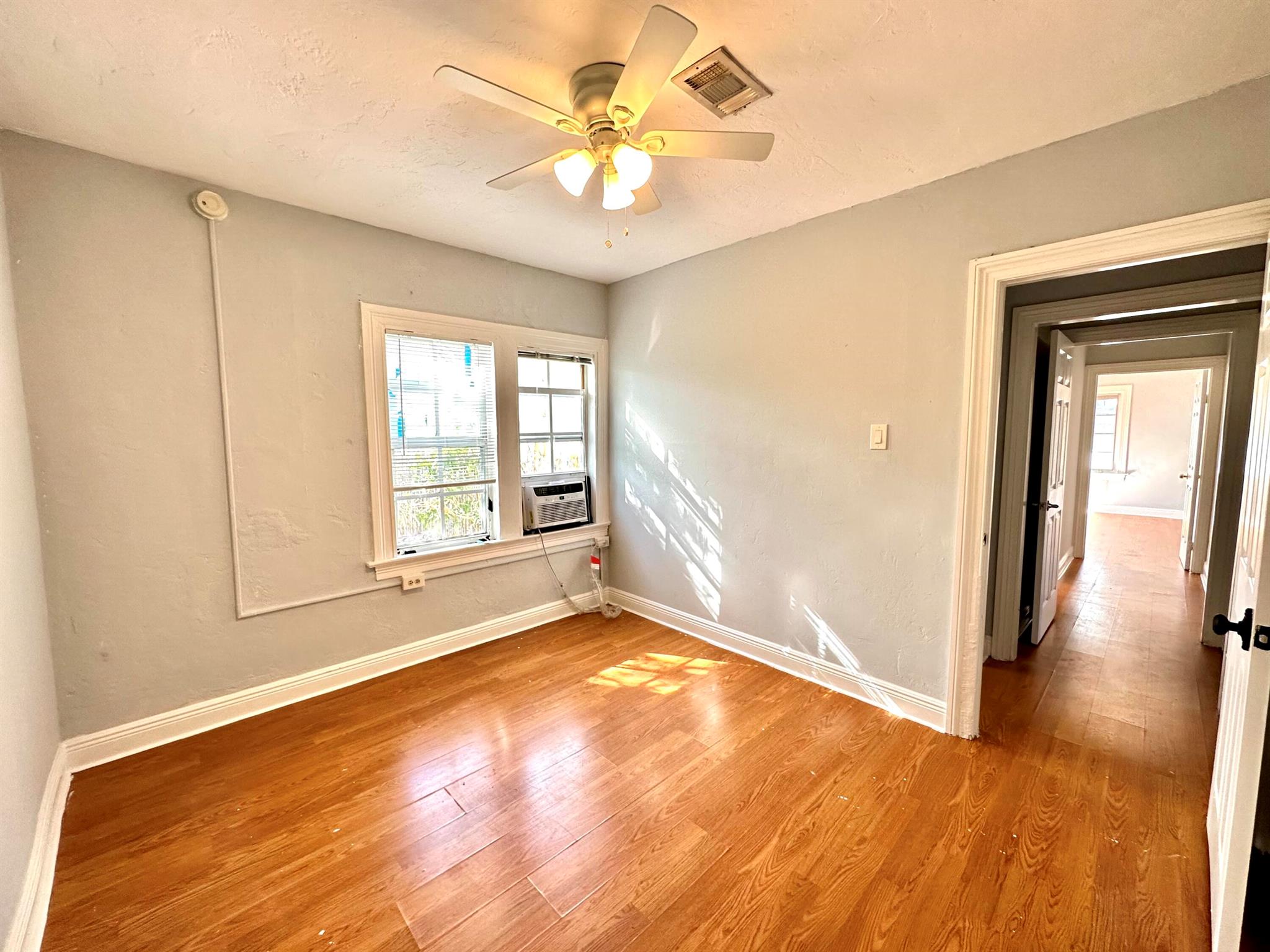 LAKE WORTH TOWN OF - Residential Lease