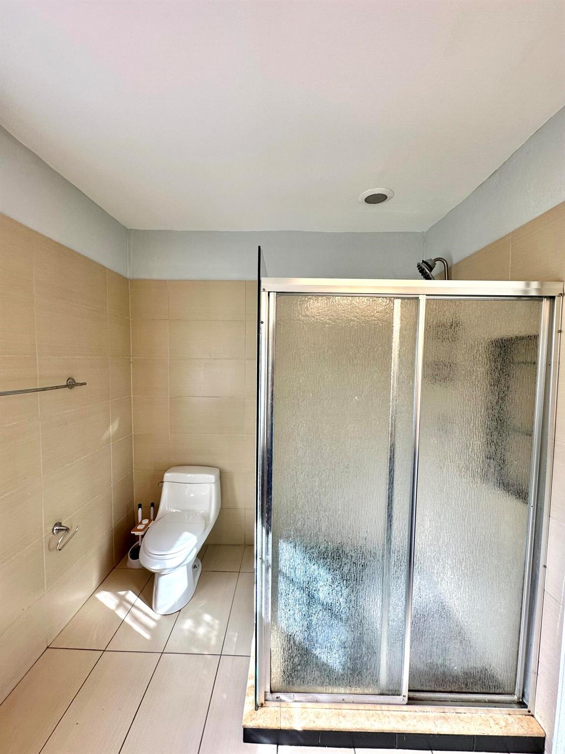 LAKE WORTH TOWN OF - Residential Lease