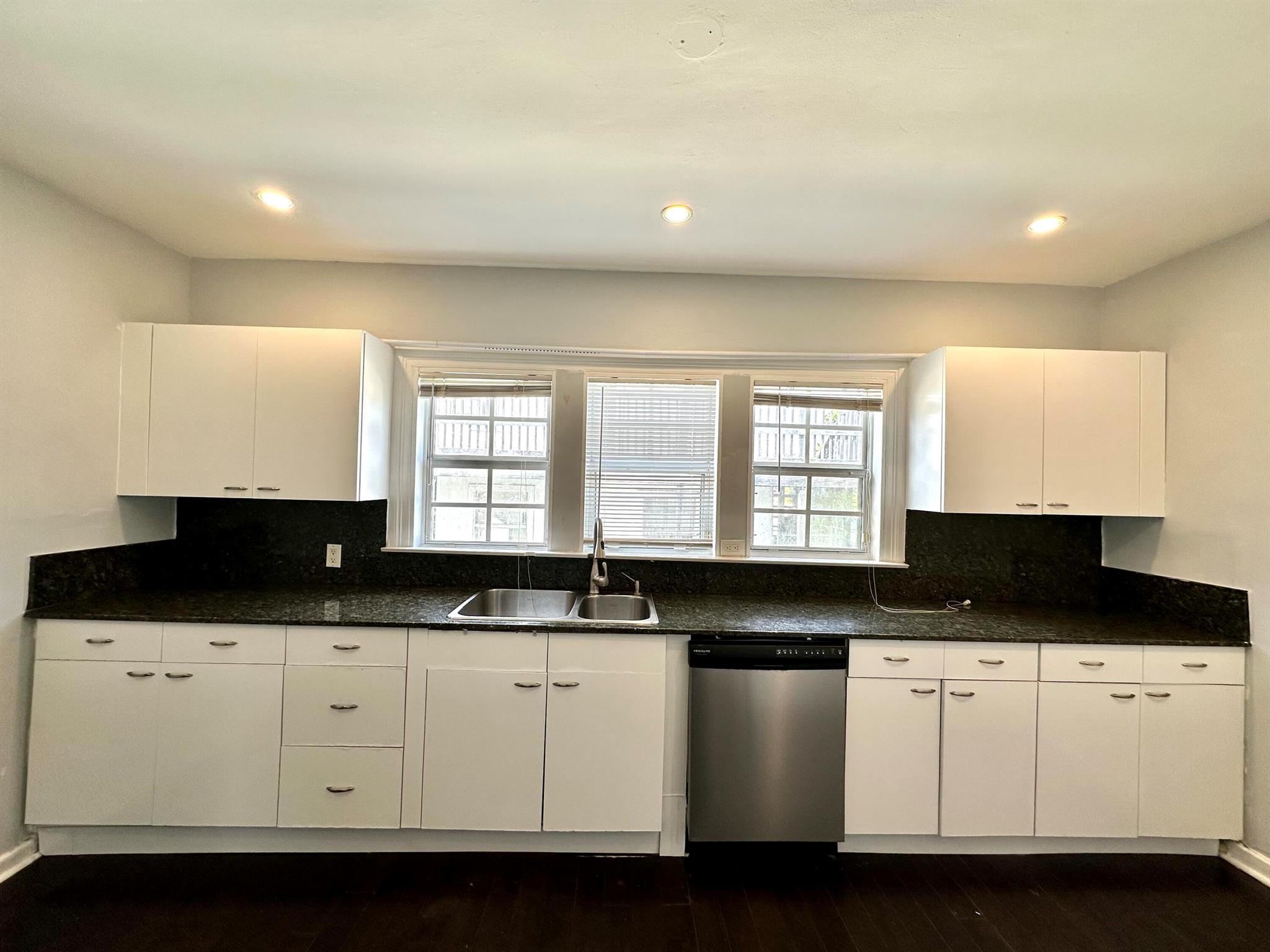 LAKE WORTH TOWN OF - Residential Lease