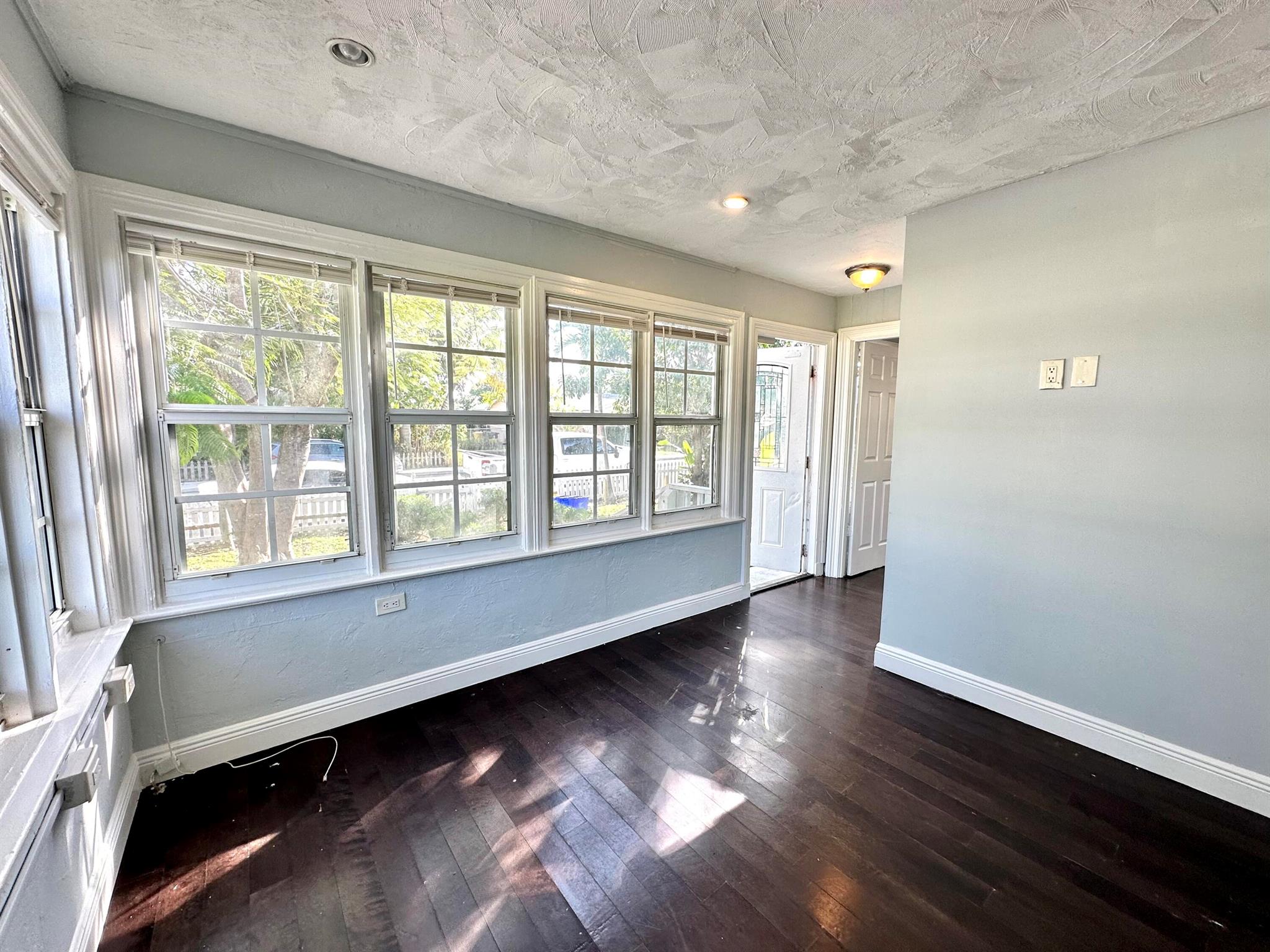 LAKE WORTH TOWN OF - Residential Lease