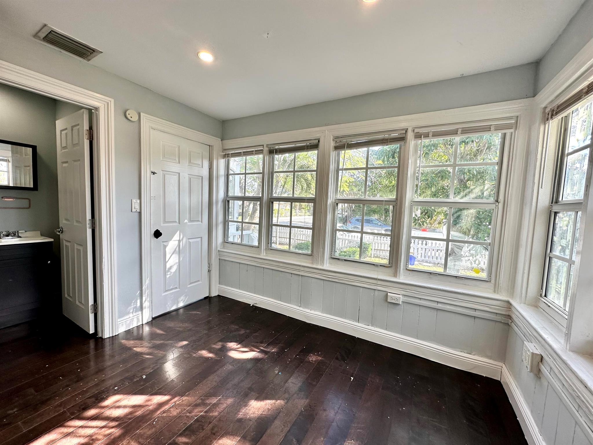 LAKE WORTH TOWN OF - Residential Lease