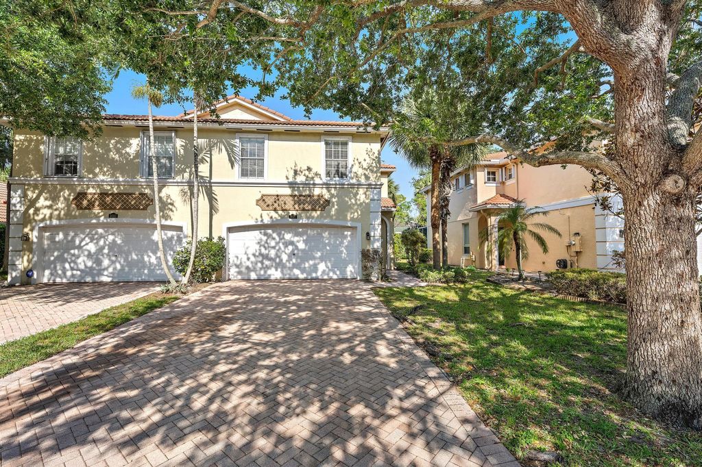 Photo of 9091 Villa Palma Lane, Palm Beach Gardens, FL 33418 (MLS # B26022839)
