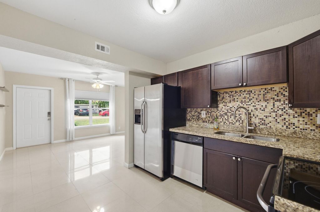 Photo of 6328 Arthur Street, Hollywood, FL 33024 (MLS # B26017792)