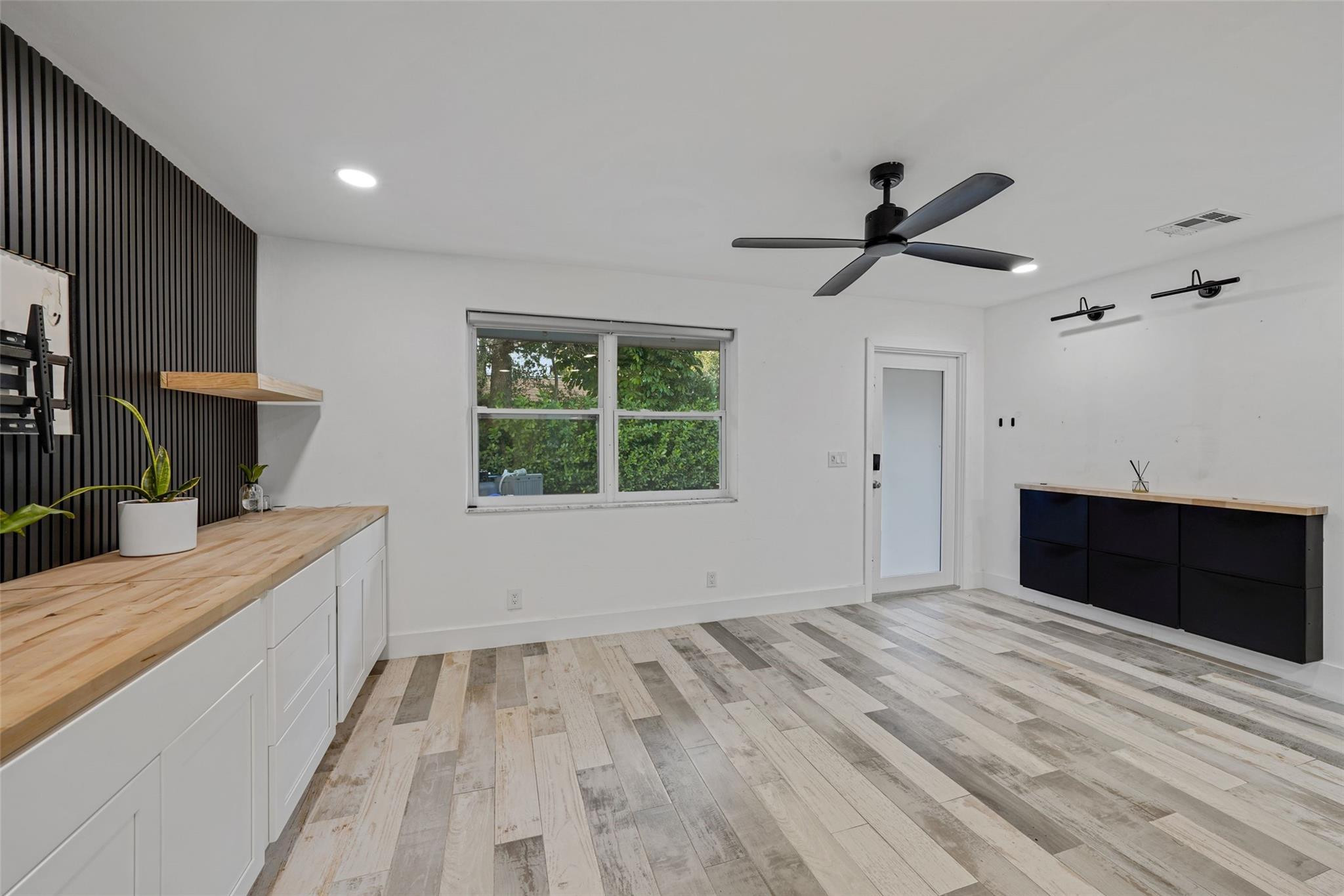 CLAIR LAKE - Residential Lease