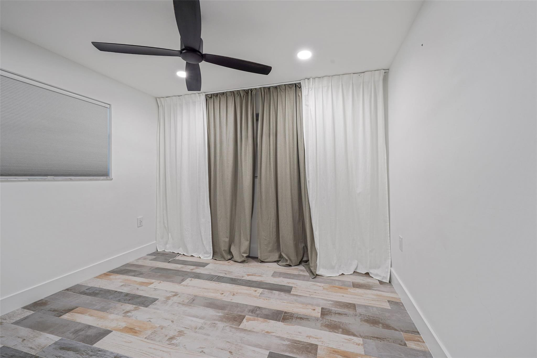 CLAIR LAKE - Residential Lease