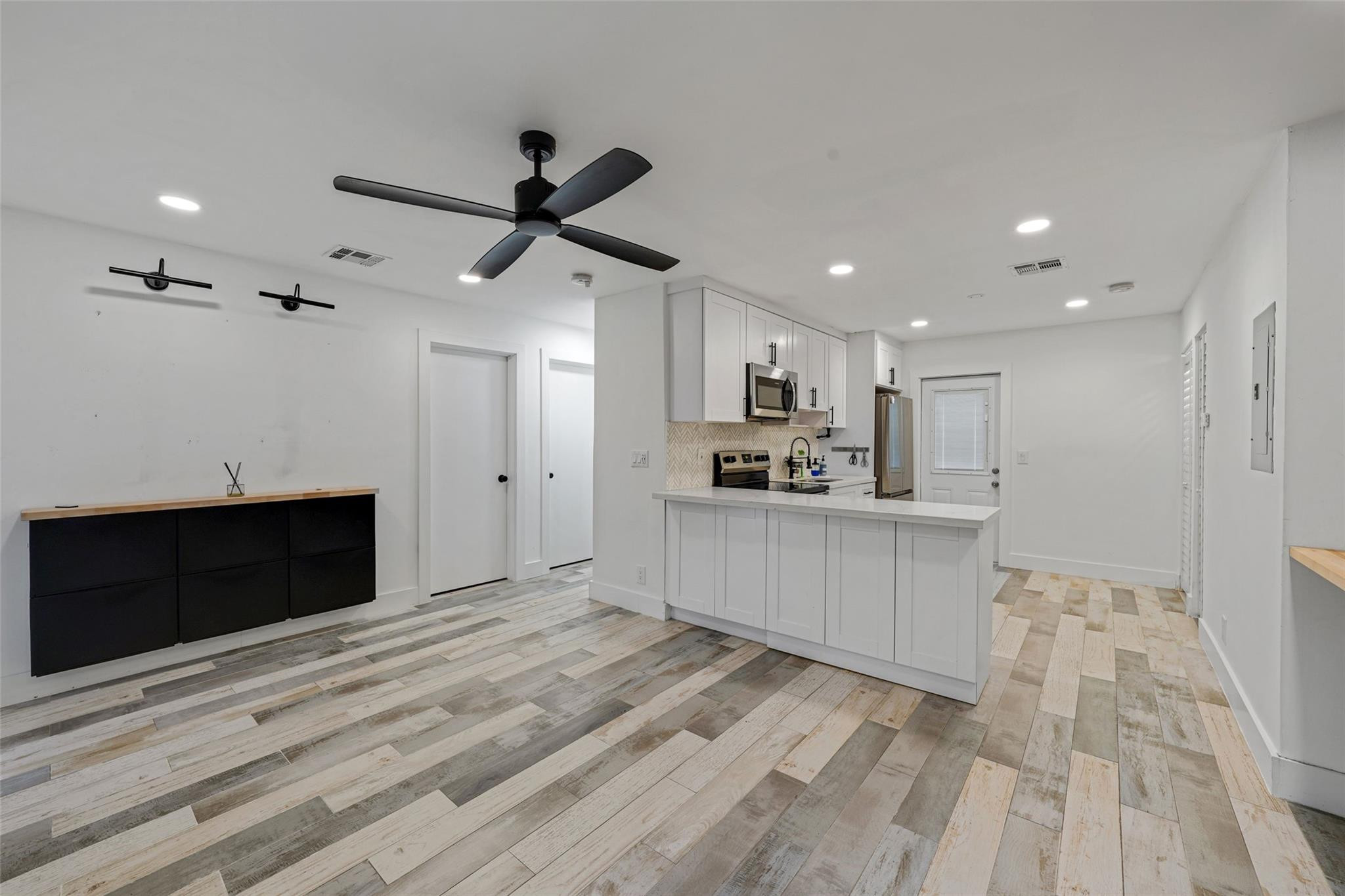 CLAIR LAKE - Residential Lease