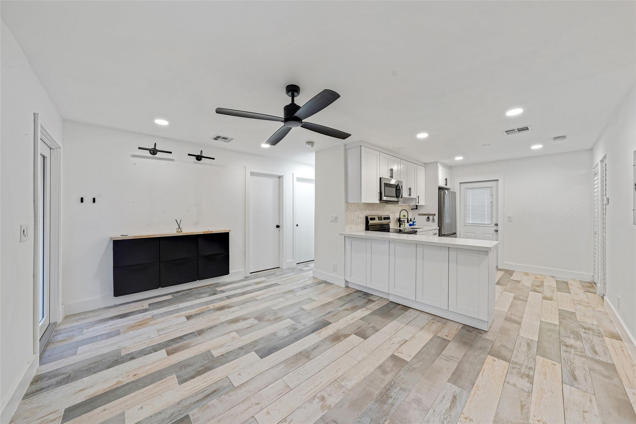 CLAIR LAKE - Residential Lease