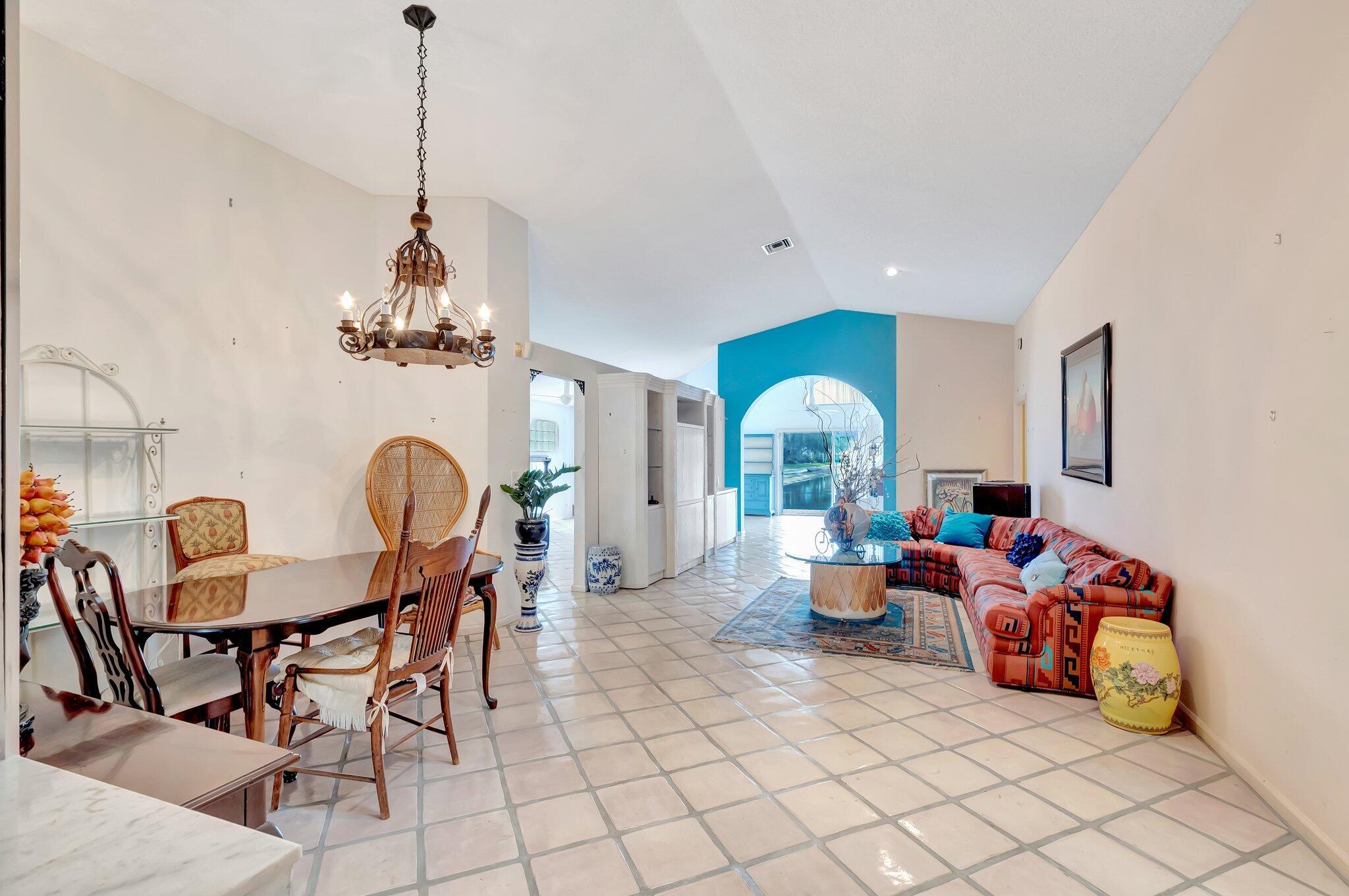 9835 Harbour Lake Circle