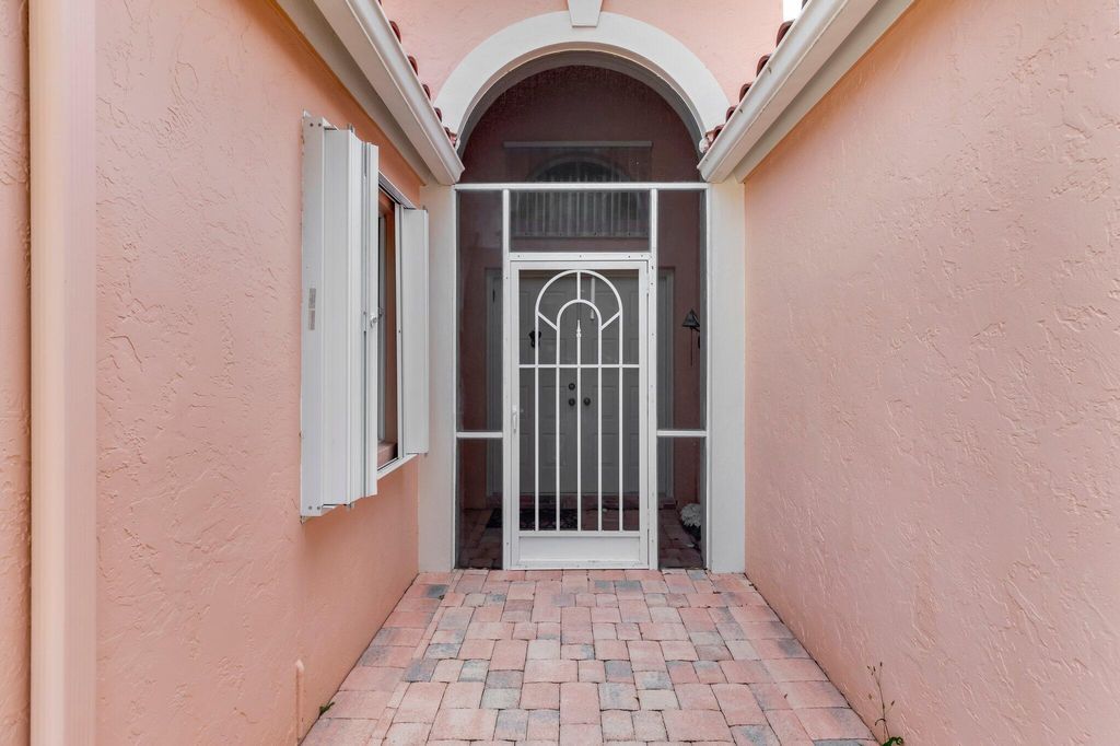 Photo of 9835 Harbour Lake Circle, Boynton Beach, FL 33437 (MLS # R11080706)