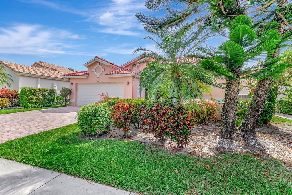 Photo of 9835 Harbour Lake Circle, Boynton Beach, FL 33437 (MLS # R11080706)