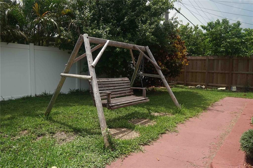 TAMARAC HILLS 3RD SEC - Residential