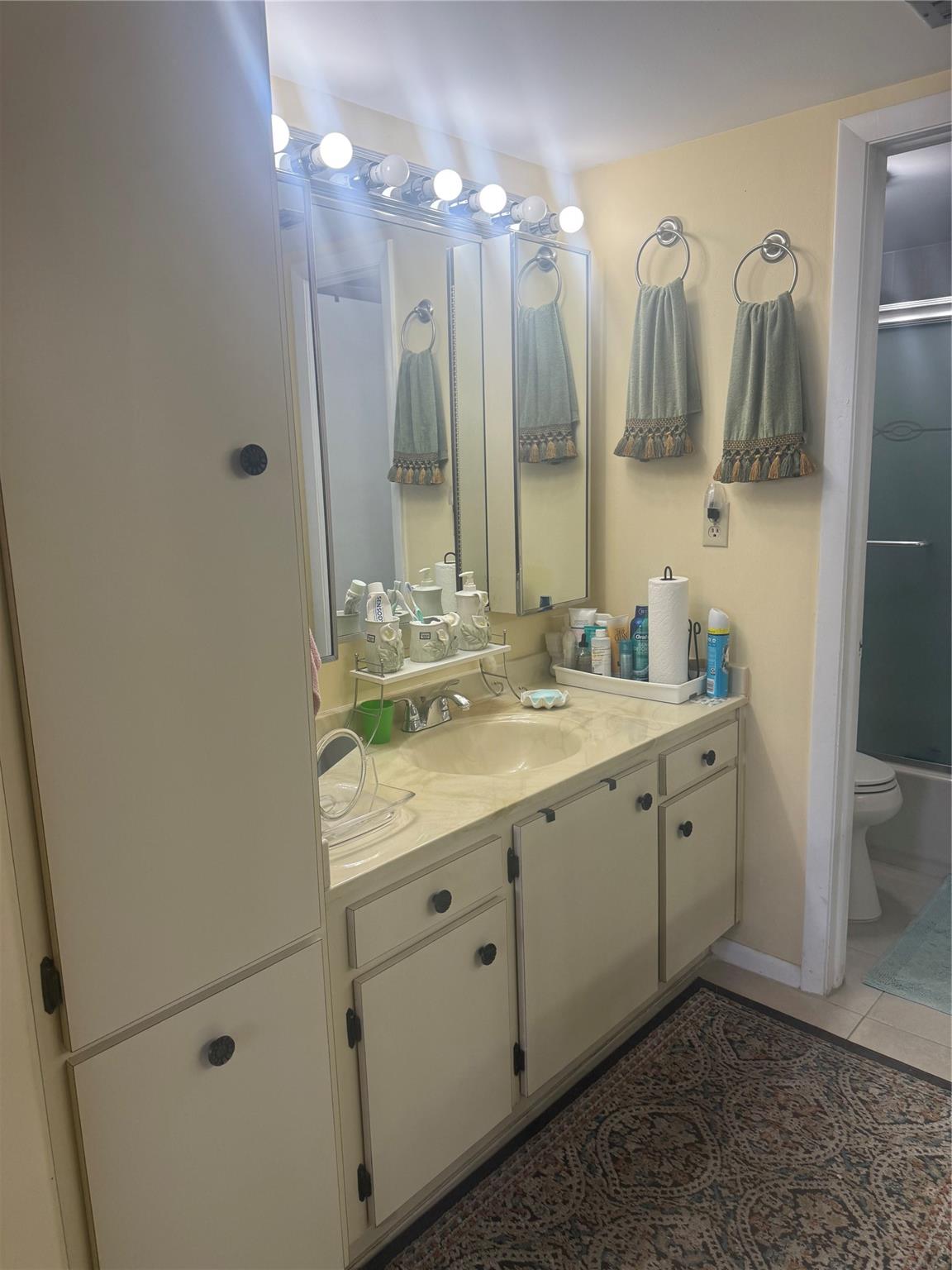 Colony Point - Residential