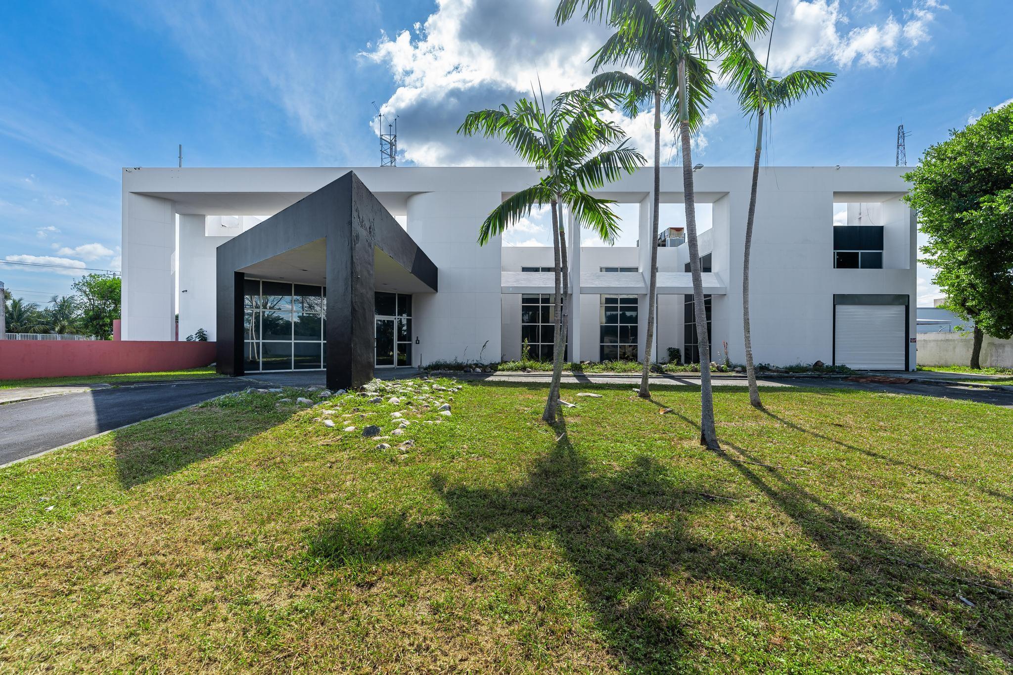 194 NW 187th St