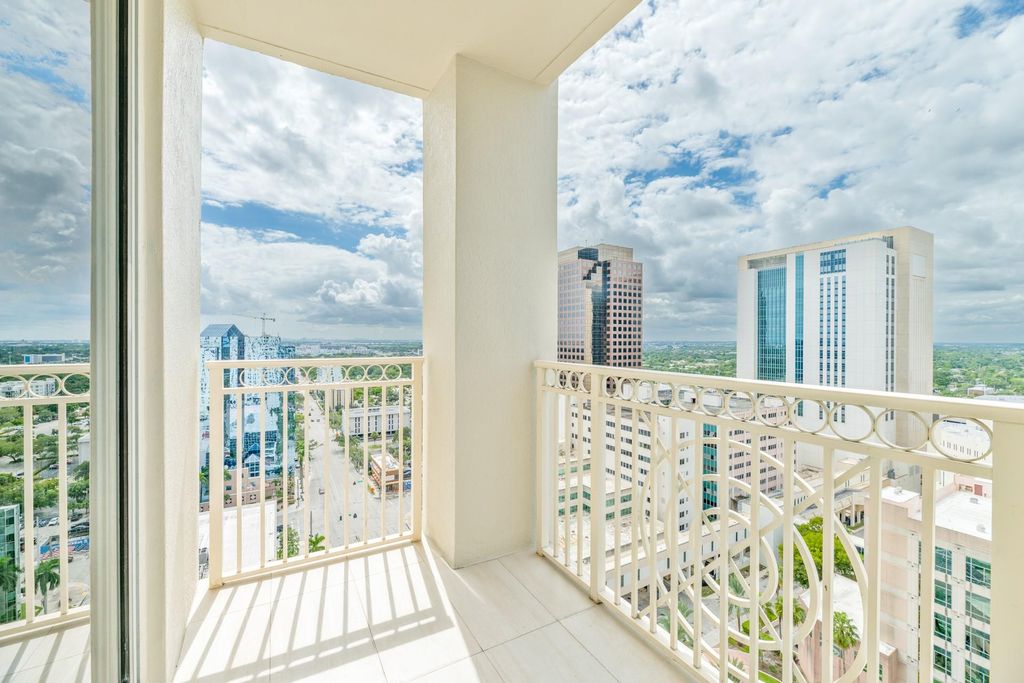 Photo of 511 SE 5th Ave #2114, Fort Lauderdale, FL 33301 (MLS # F10532427)