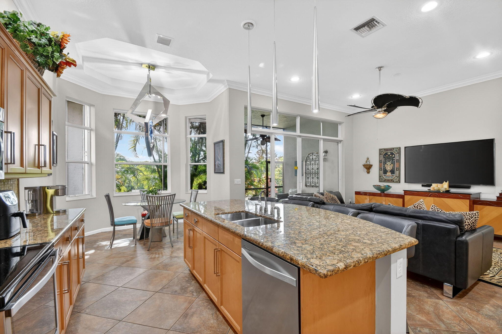 Properties 9842 Via Elegante