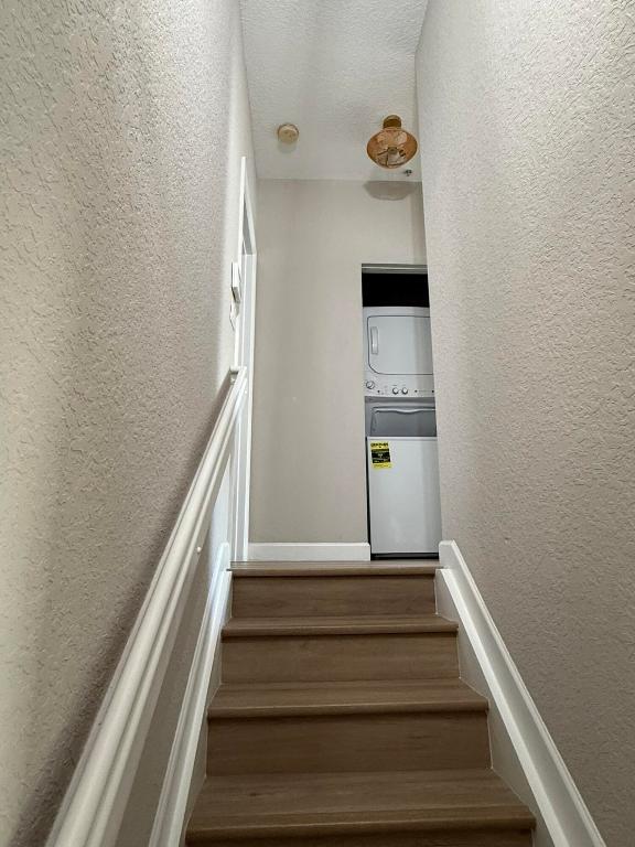 SANDPIPER COVE AT BOTANICA CONDO - Residential Lease