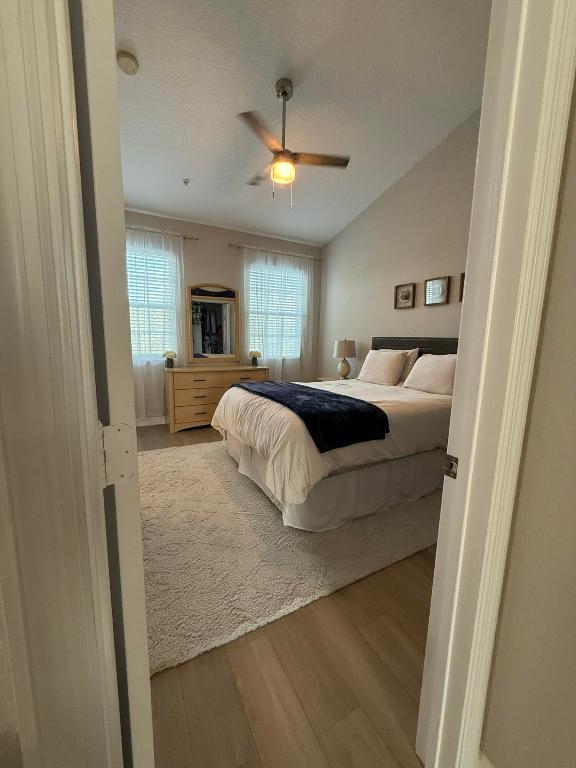 SANDPIPER COVE AT BOTANICA CONDO - Residential Lease