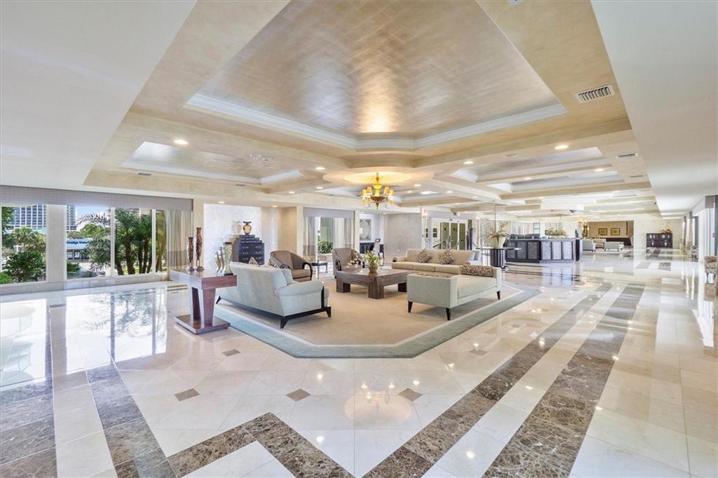 SOUTHPOINT - Residential