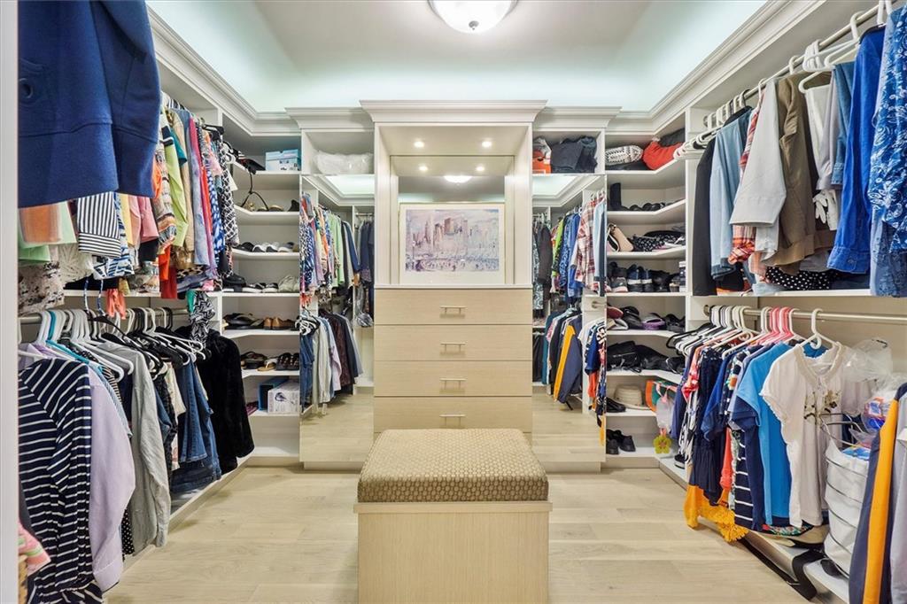 SOUTHPOINT - Residential