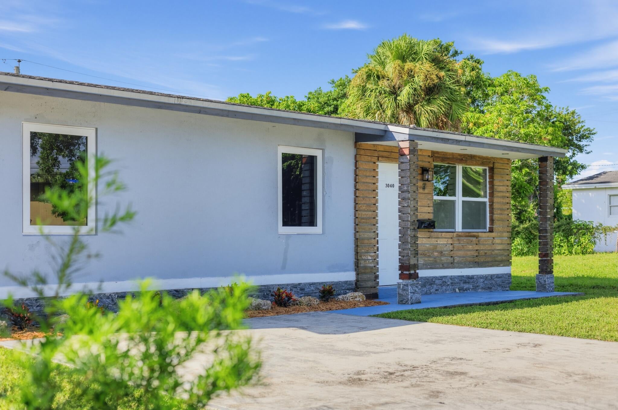 3040 NW 8TH Place
