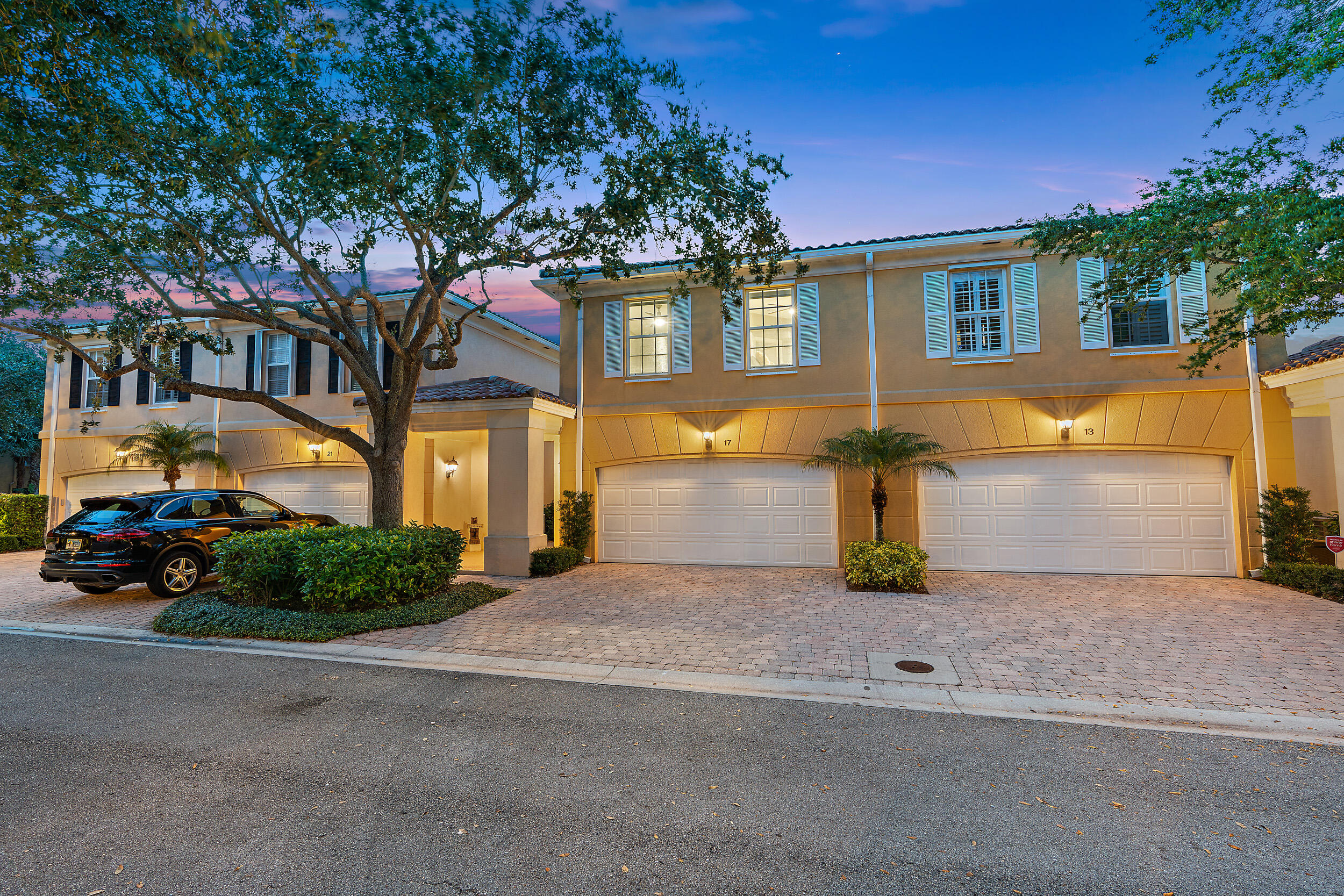 TEQUESTA OAKS - Residential Lease