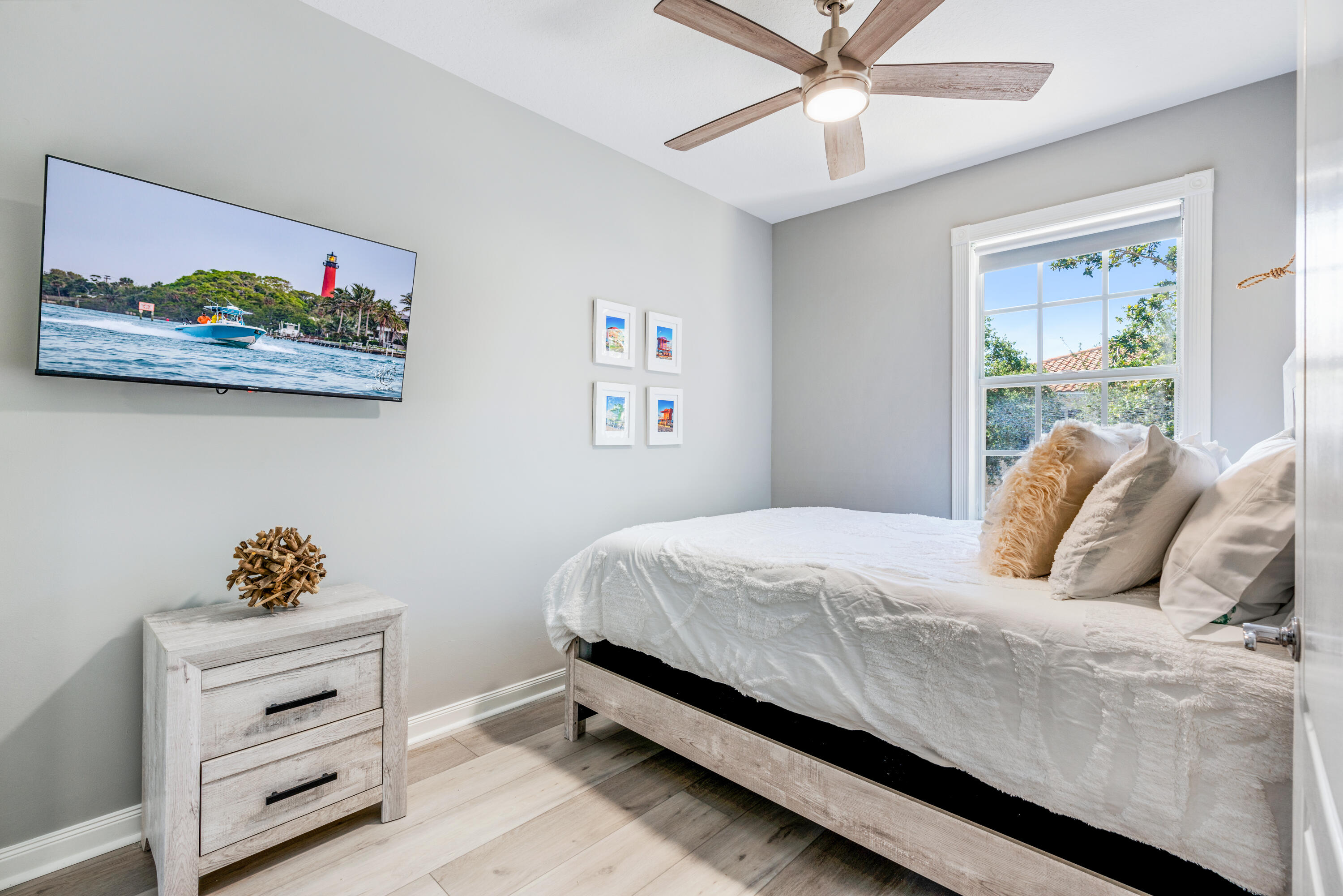 TEQUESTA OAKS - Residential Lease