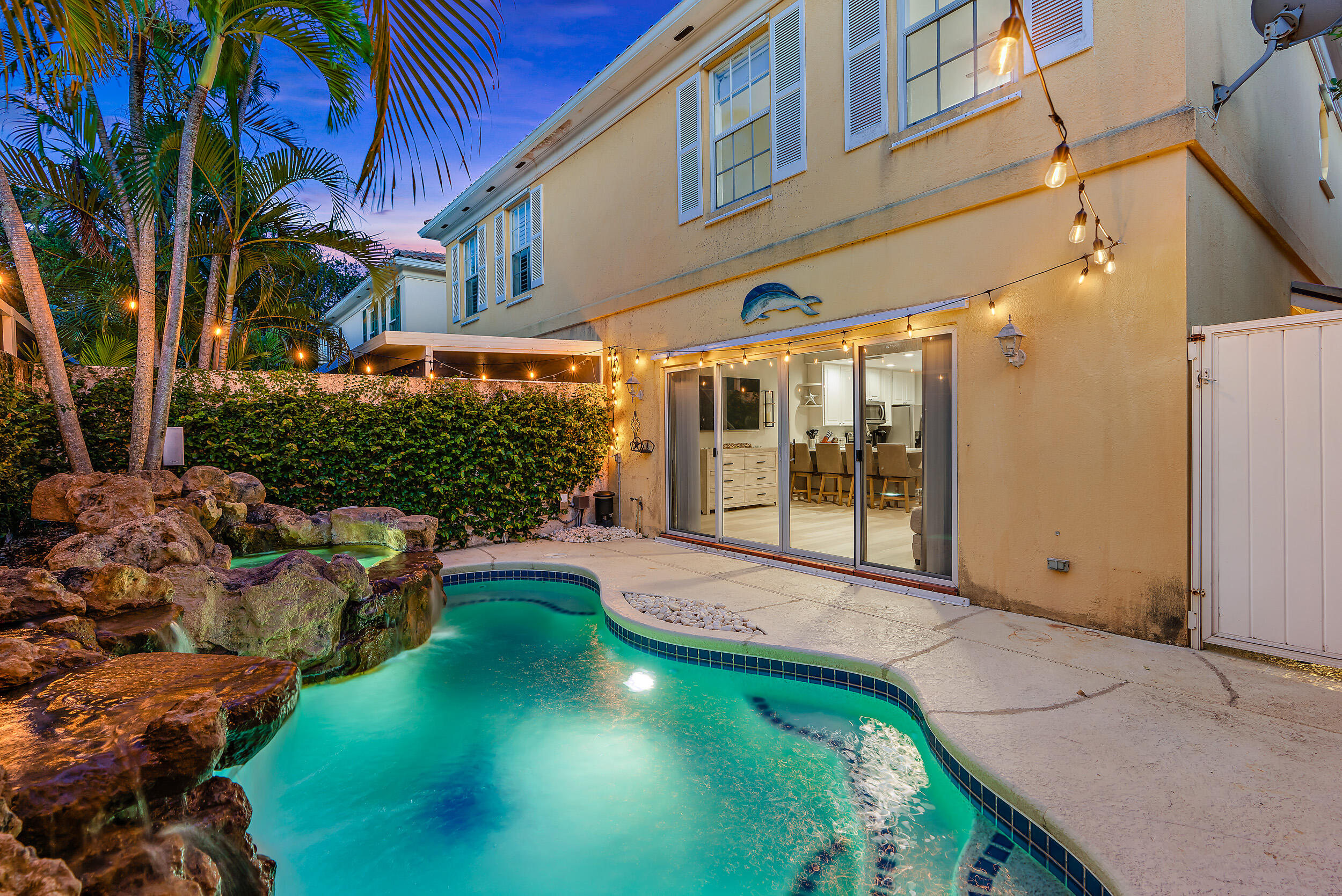 TEQUESTA OAKS - Residential Lease