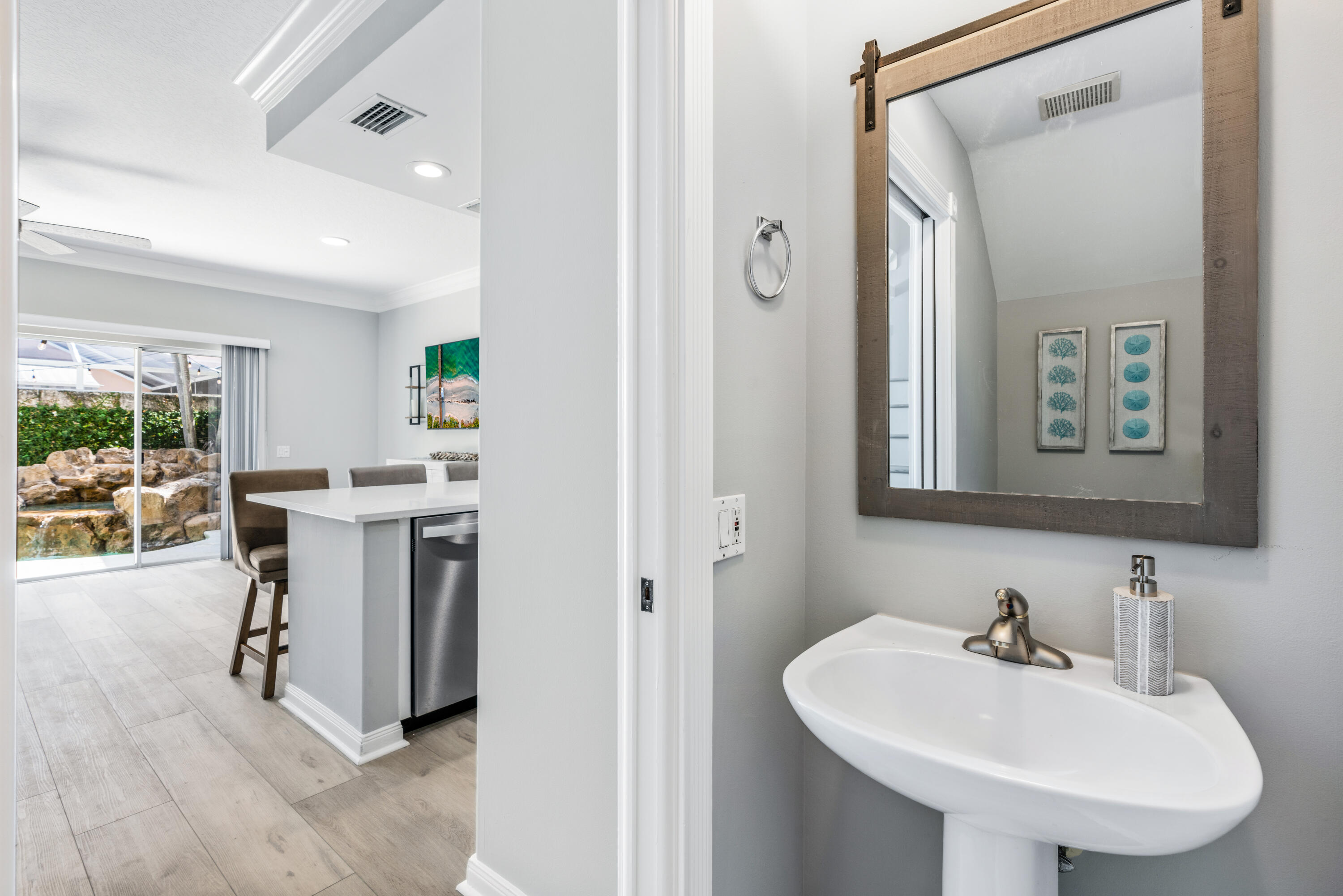 TEQUESTA OAKS - Residential Lease