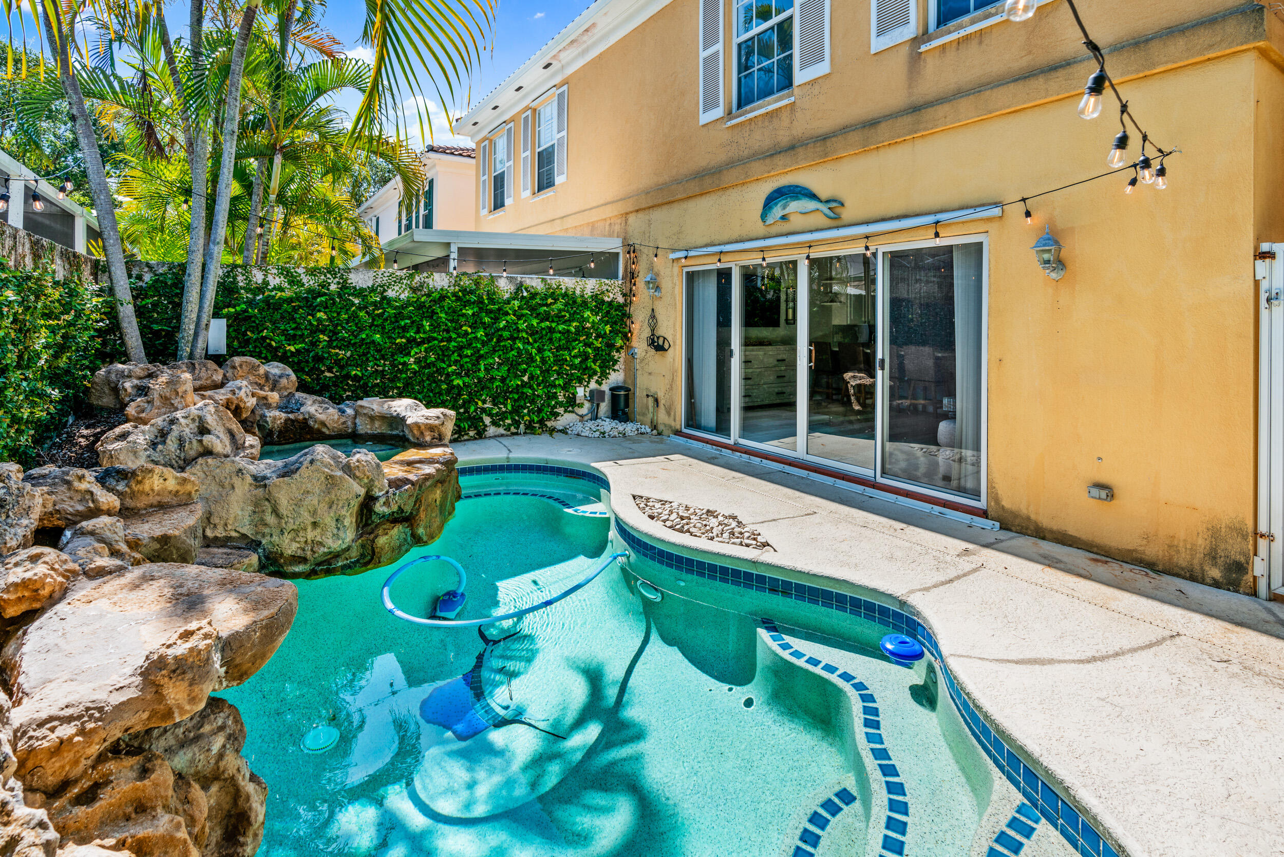 TEQUESTA OAKS - Residential Lease