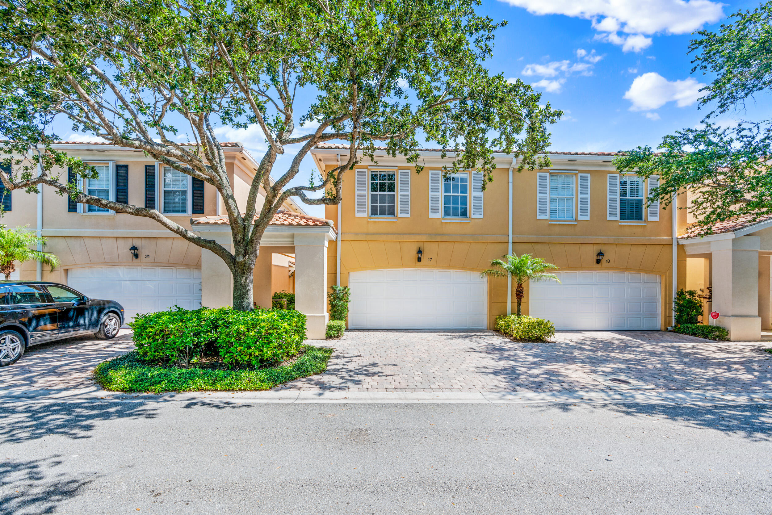 TEQUESTA OAKS - Residential Lease