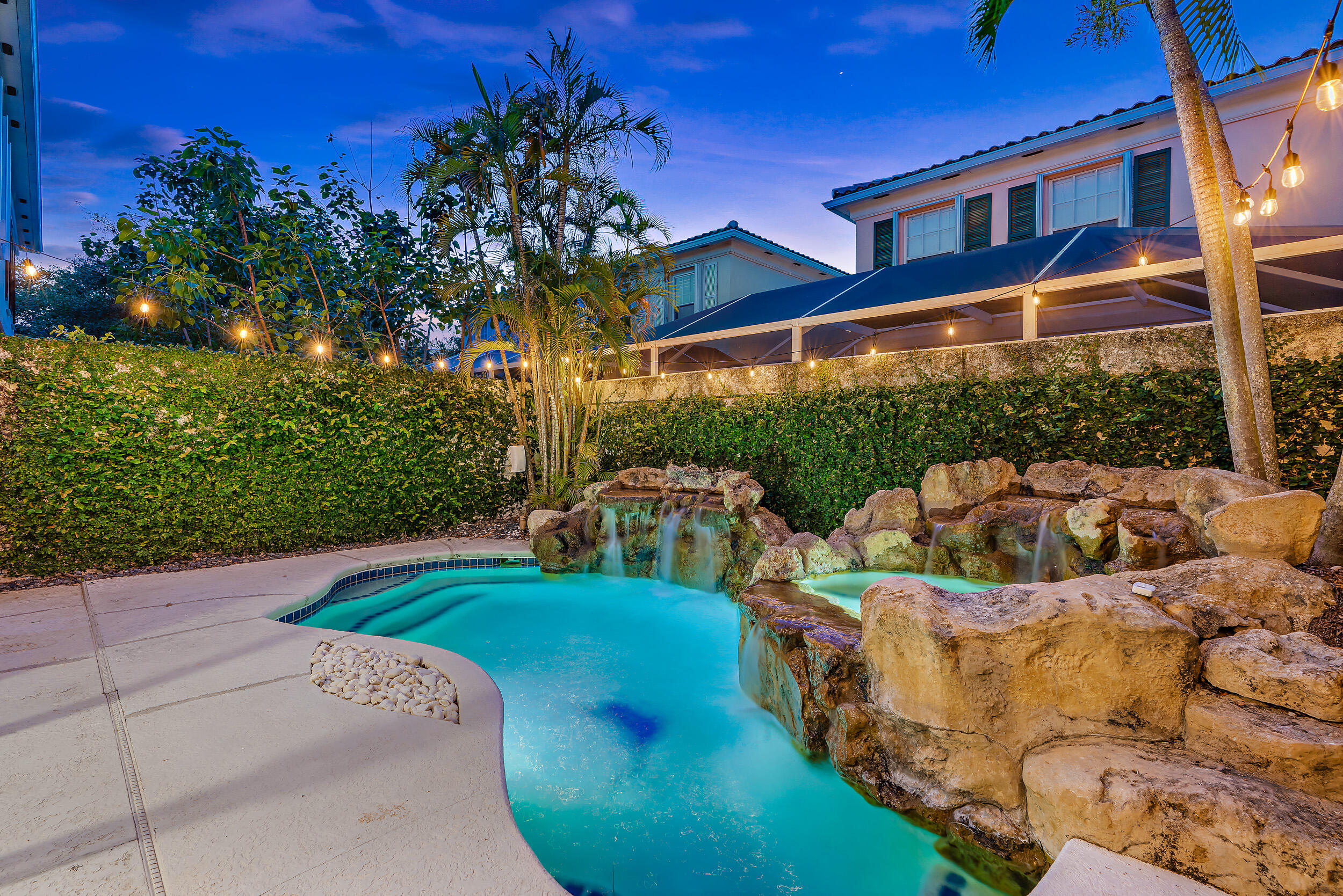 TEQUESTA OAKS - Residential Lease