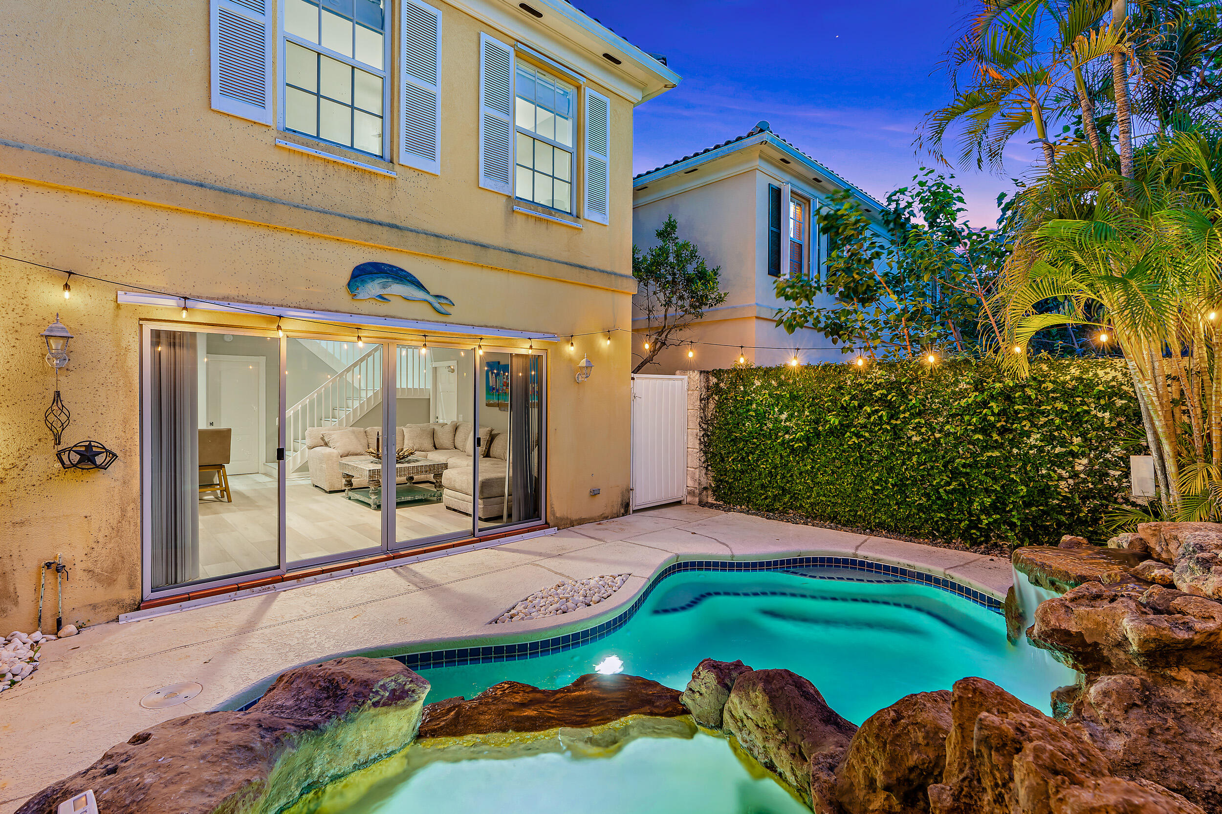 TEQUESTA OAKS - Residential Lease