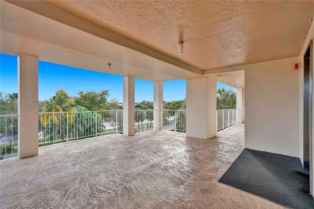 NO 34 PALM-AIRE COUNTRY CLUB - Residential Lease