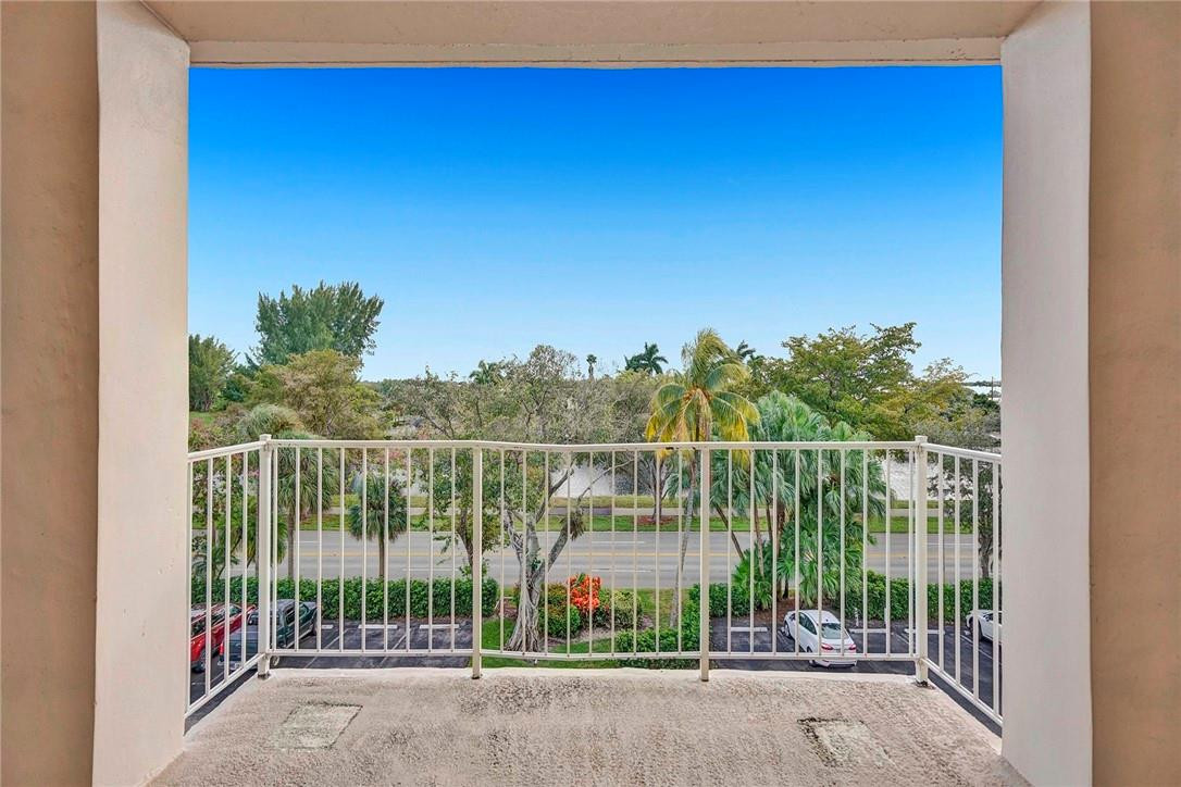 NO 34 PALM-AIRE COUNTRY CLUB - Residential Lease