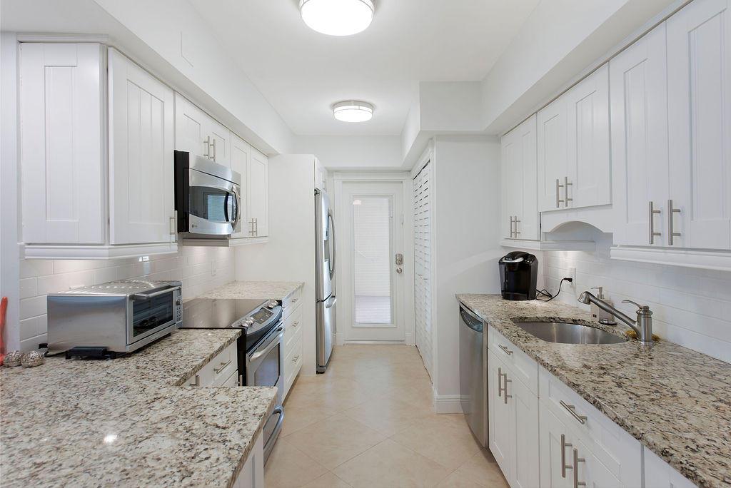 DELHAVEN CONDO - Residential Lease