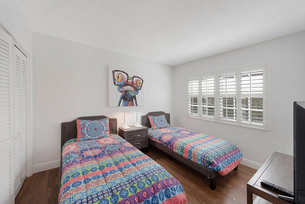 DELHAVEN CONDO - Residential Lease