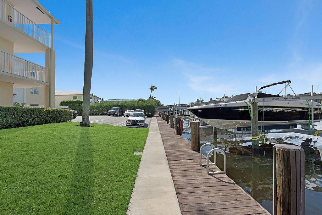 DELHAVEN CONDO - Residential Lease