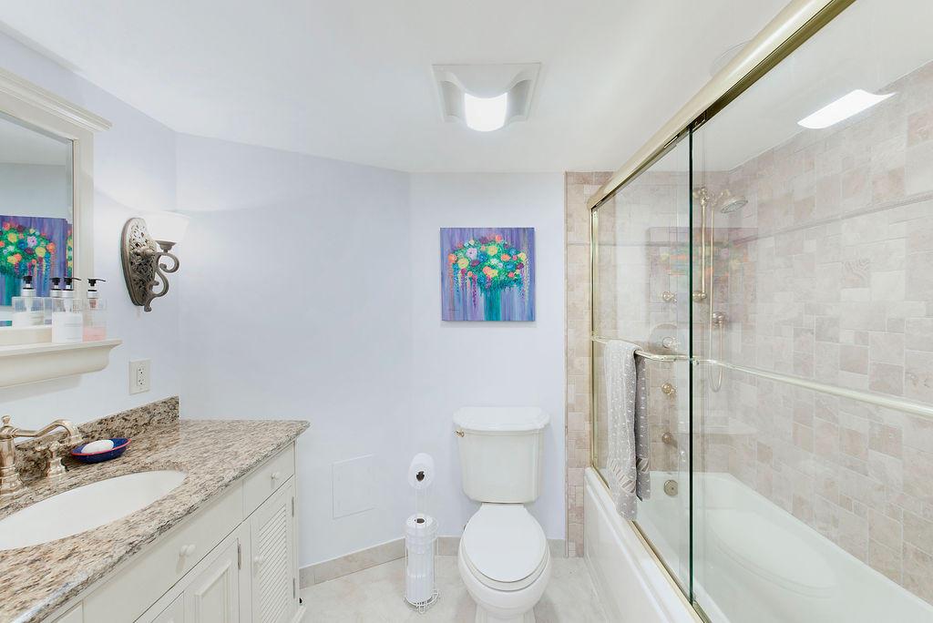 DELHAVEN CONDO - Residential Lease