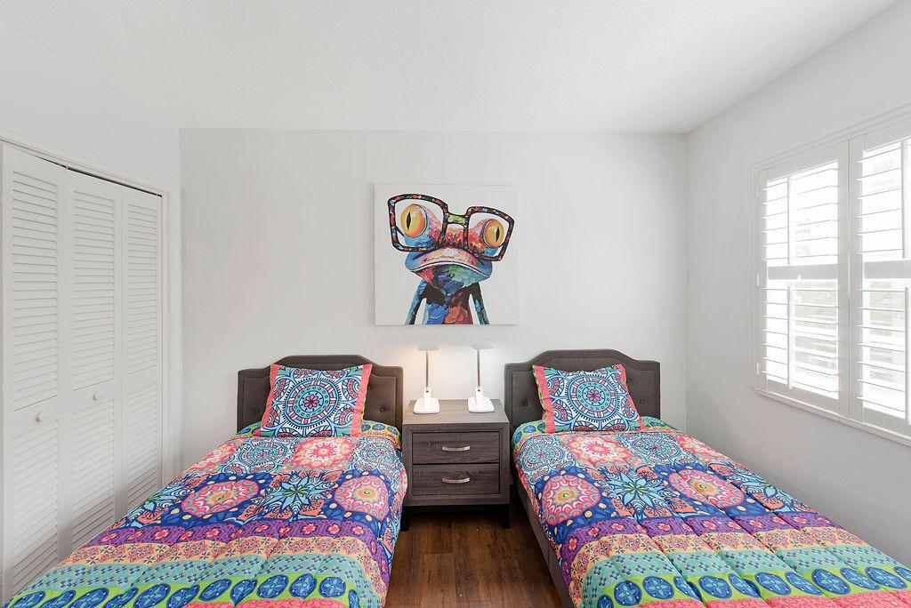 DELHAVEN CONDO - Residential Lease