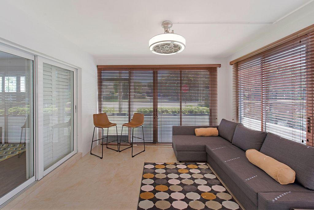 DELHAVEN CONDO - Residential Lease