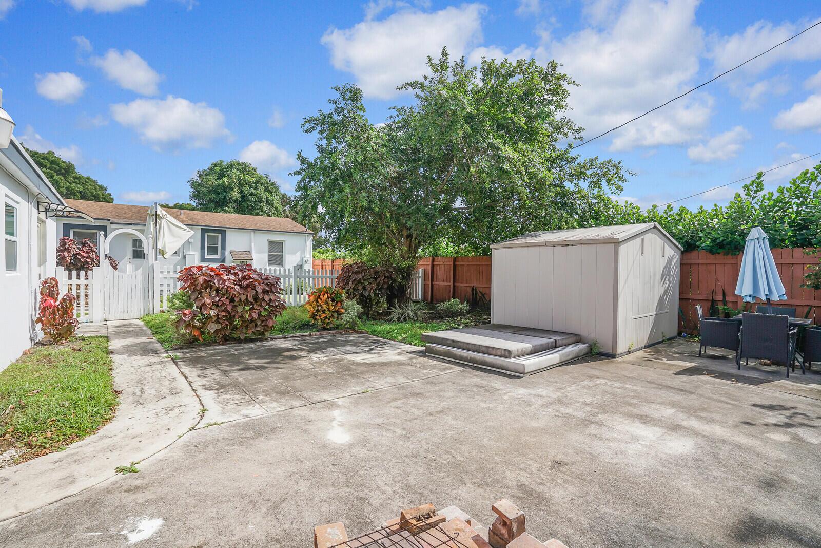 DELRAY BEACH - Residential