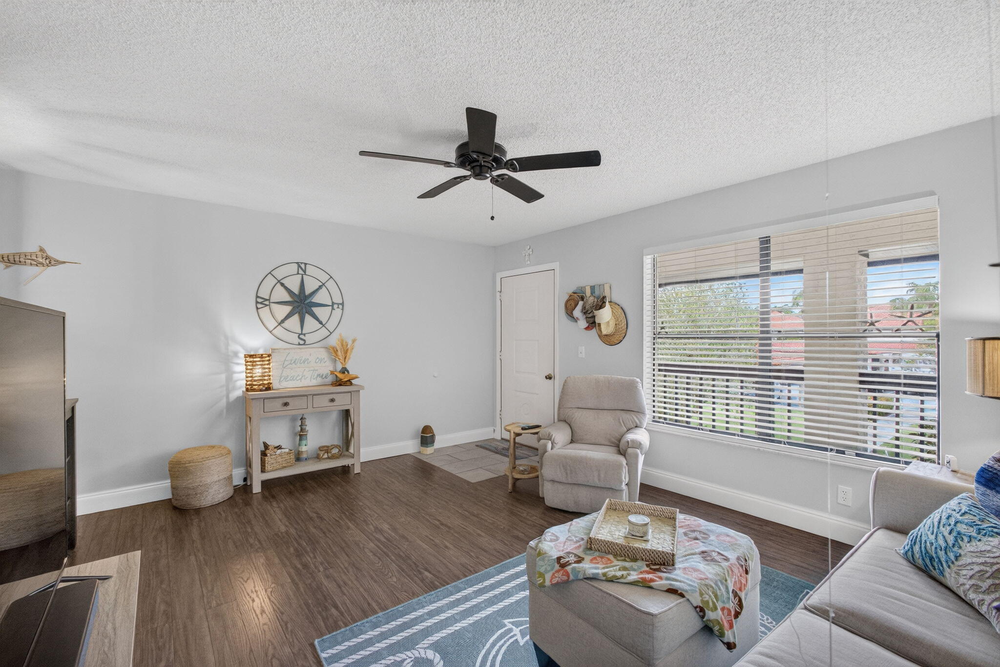 270 SW SOUTH RIVER Drive 204