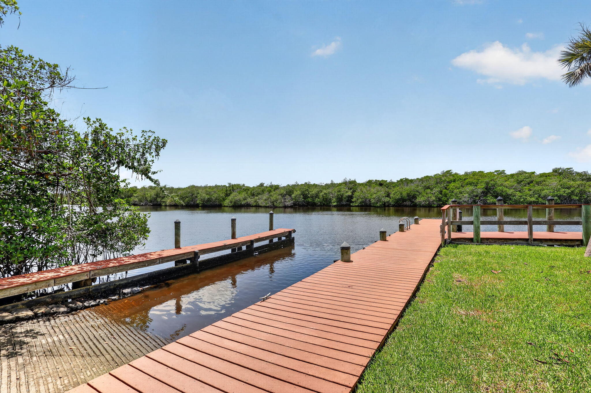 270 SW SOUTH RIVER Drive 204
