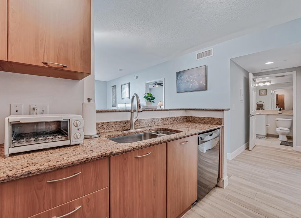 MARINA VILLAGE AT BOYNTON - Residential Lease