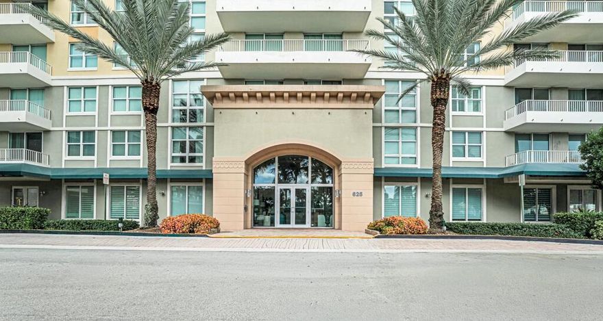 MAKE THIS LOVELY CONDO YOUR NEW HOME IN A QUIET NEIGHBORHOOD. Come enjoy the resort lifestyle in the beautiful one bedroom condo that overlooks the pool as well as views of both the intracoastal and the ocean. The kitchen sports granite countertops and flows into the family room. Tile floor throughout. The spacious main bedroom with a Jack & Jill bathroom. Come checkout condo lifestyle at it's finest.