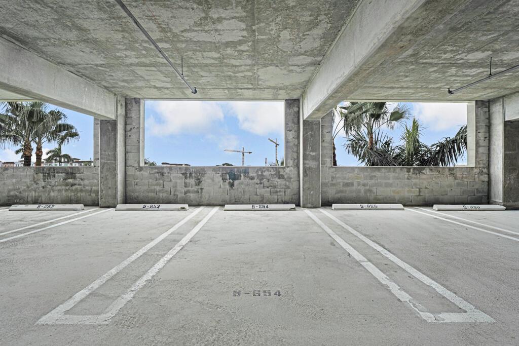 MARINA VILLAGE AT BOYNTON - Residential Lease