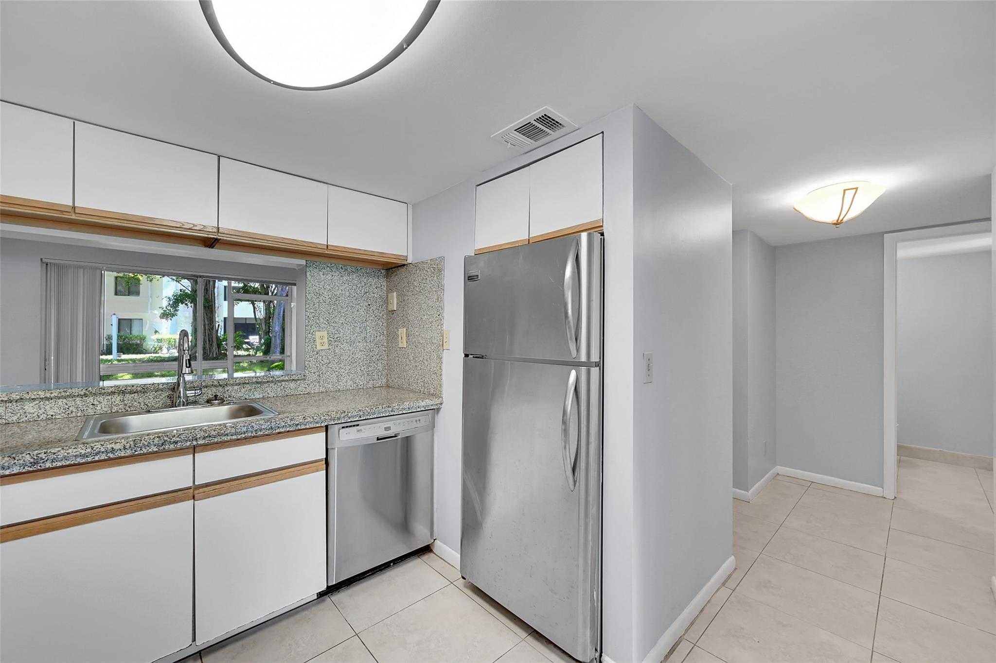 THE COLONNADES CONDO - Residential