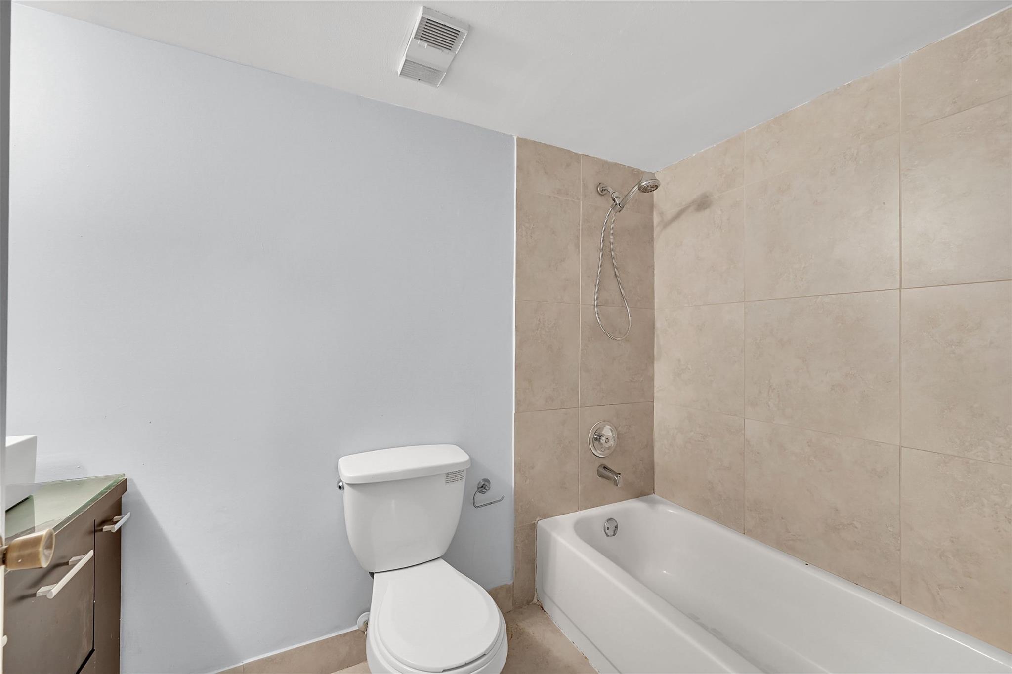 THE COLONNADES CONDO - Residential