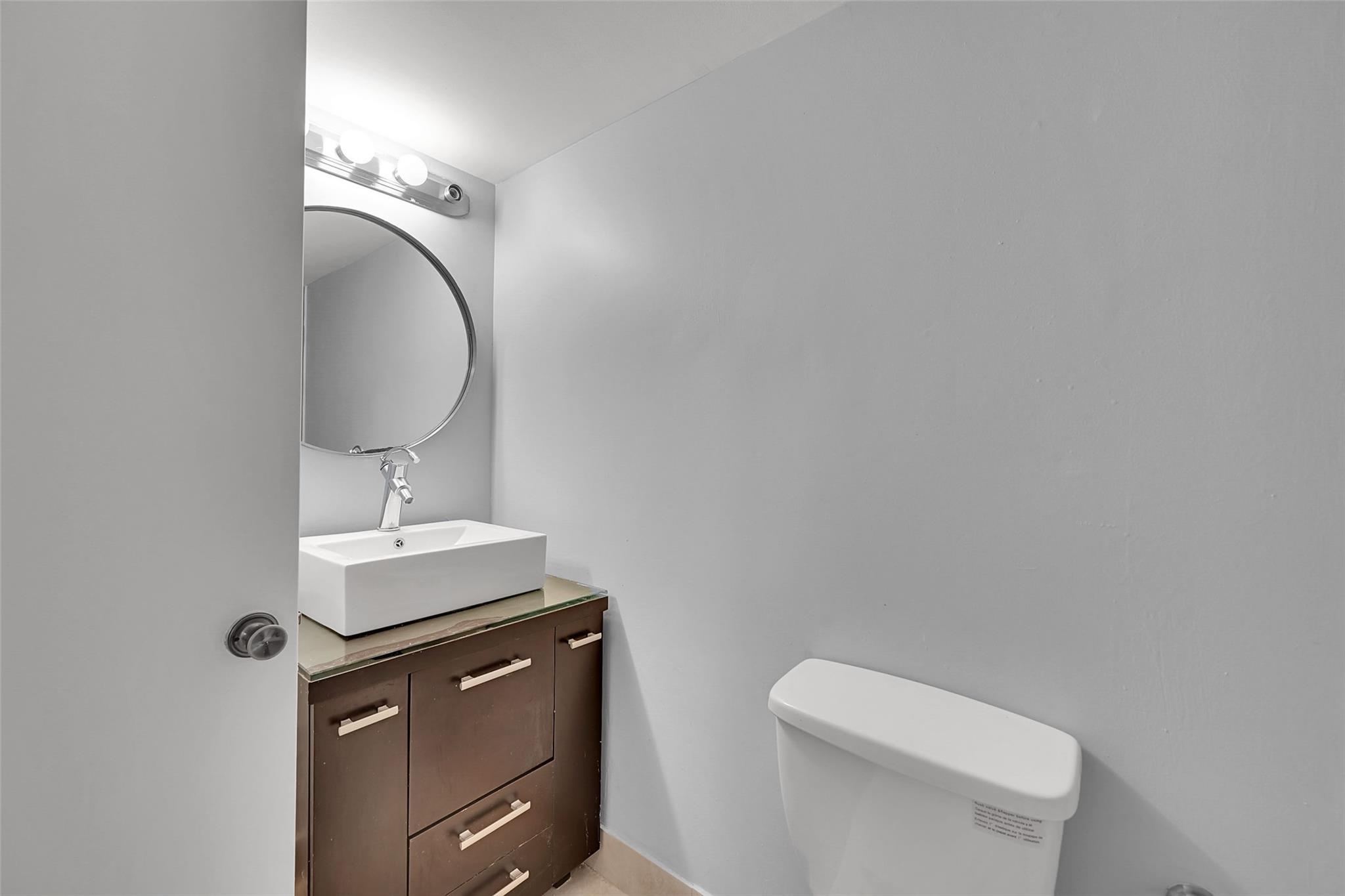 THE COLONNADES CONDO - Residential