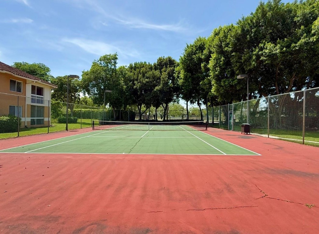 THE COLONNADES CONDO - Residential